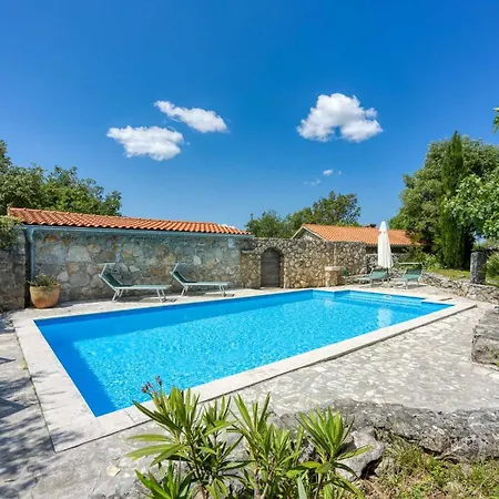 Beautiful Stone House Menta I בית נופש Bajcici