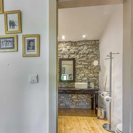 Beautiful Stone House Menta I בית נופש