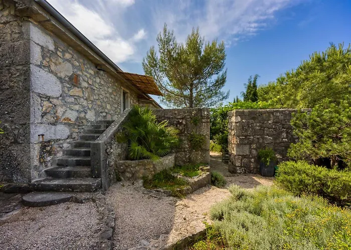 Beautiful Stone House Menta I * Bajčići