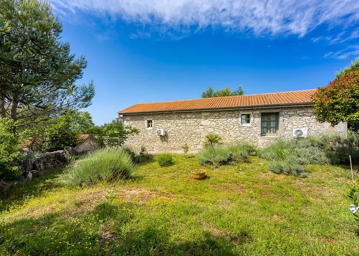 別荘 Beautiful Stone House Menta I Bajčići