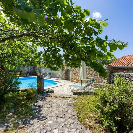 Beautiful Stone House Menta I *