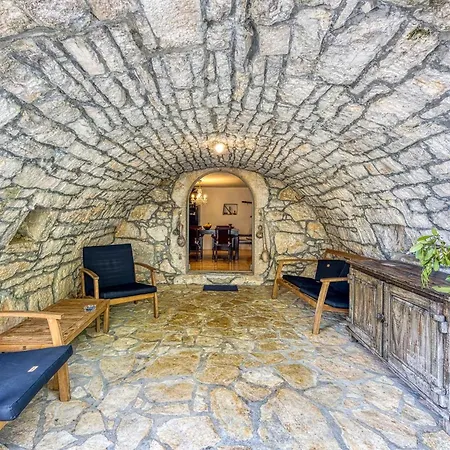 Beautiful Stone House Menta I * Bajcici